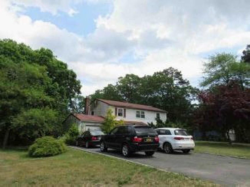 1123 Ave, Central Islip, NY 11722 Zillow