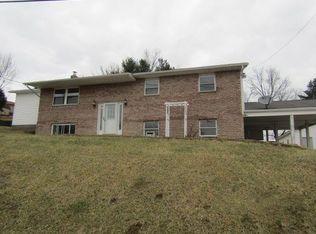 96 Majestic Dr, Wheeling, WV 26003