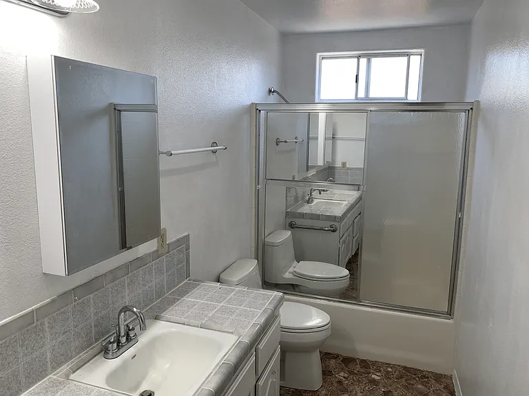 825 Raaberg Way — Photo 5