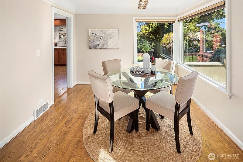 5th image of 7812 Stone Avenue N