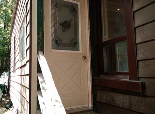 174 Robert St #1, Toronto, ON M5S 2K3