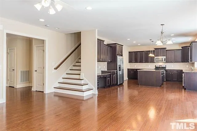 726 Weavers Ridge Dr — Photo 9