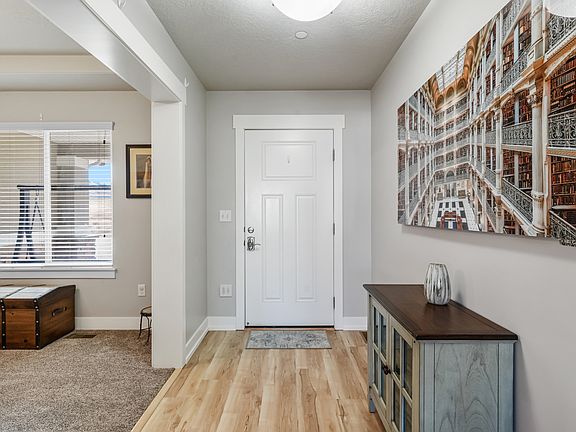 5th image of 366 W Sky Hawk Way