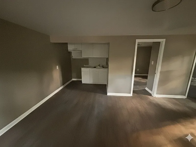 417 S Church St — Photo 4
