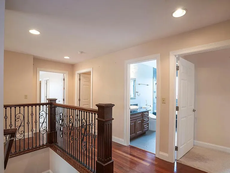 120 Meadowview Dr — Photo 25