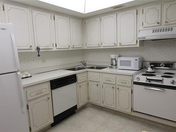 5th image of 855 Bayway Blvd APT 705