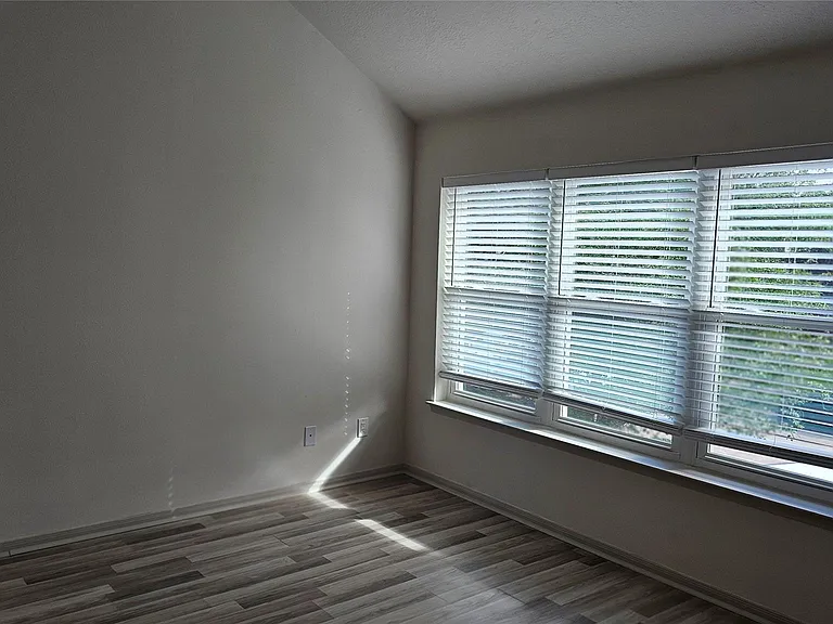 23510 Stratsborough Dr — Photo 20