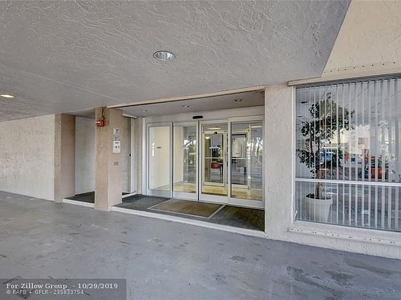 4th image of 1625 SE 10th Ave APT 304