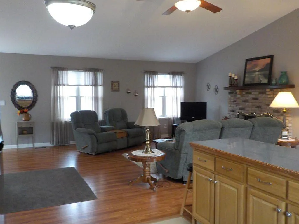 3 bed, 1470 sqft, $1,750 — Photo 4