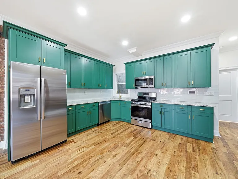 37 Astor Pl #2 — Photo 6