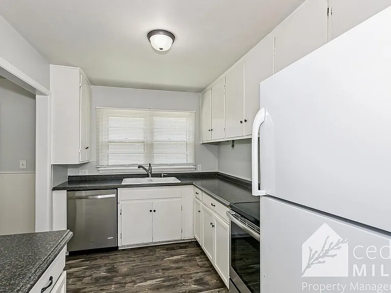 2134 W 35th St S — Photo 4