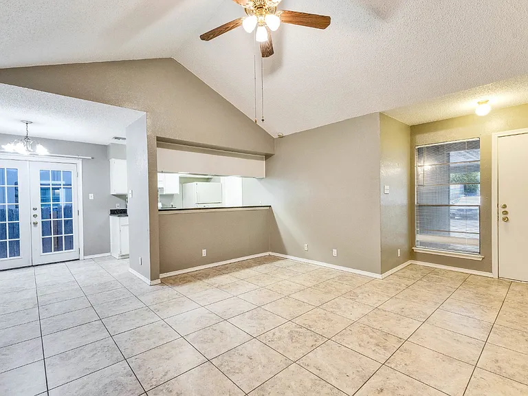 10801 Lanshire Dr #A — Photo 5