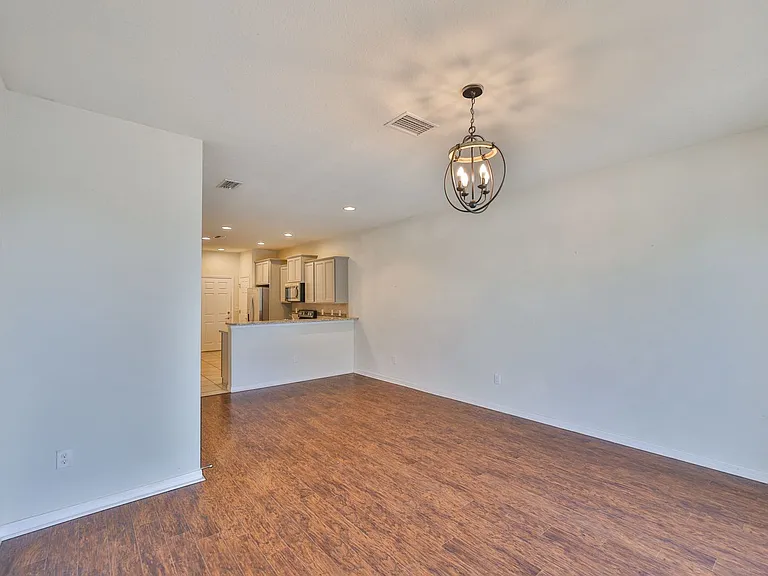 9160 Hillcroft Dr — Photo 13