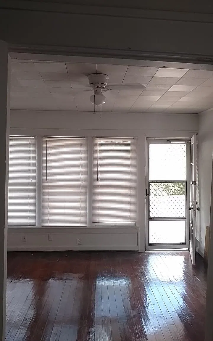 2 bed, 1000 sqft, $1,200 — Photo 2