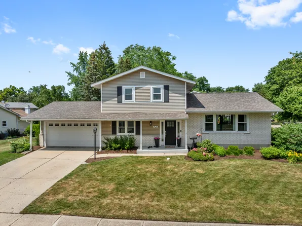 1426 E Kenilworth Ave, Palatine, IL 60074