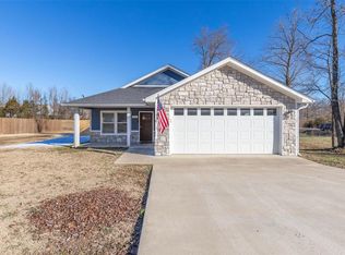 226 Crooked Pine Ln, Poplar Bluff, MO 63901