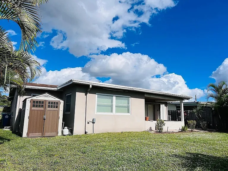 8136 NW 21st Ct — Photo 30
