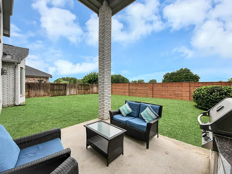 1714 McCrae Hill Ct — Photo 5