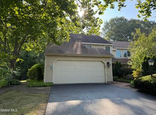 48 Commonwealth Dr, Glenmont, NY 12077