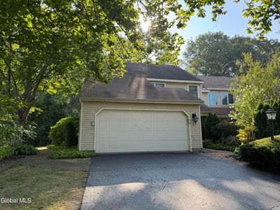 48 Commonwealth Drive, Glenmont, NY, 12077