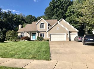 6261 Miramonte Dr NE, Rockford, MI 49341