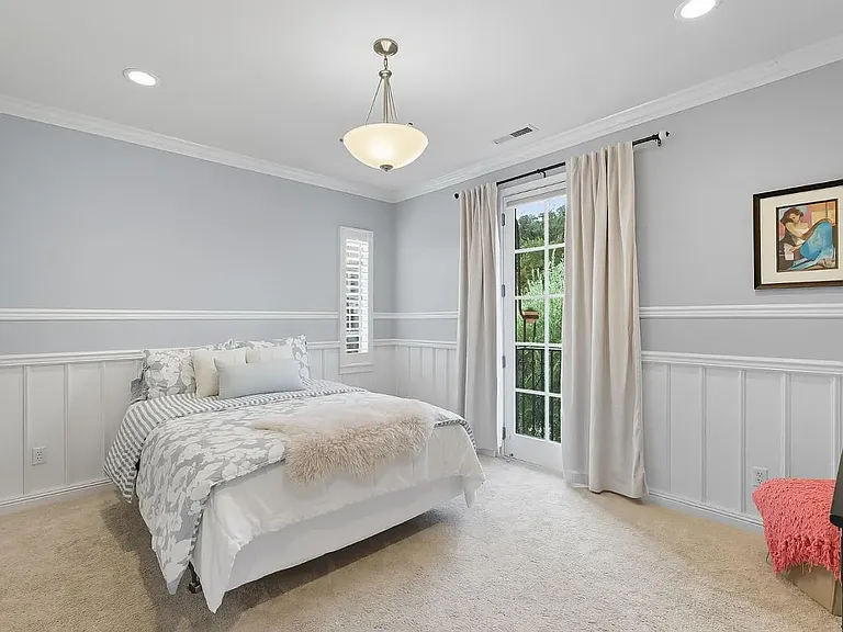Eagle Ridge Dr — Photo 17