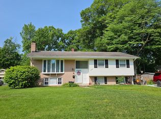 1213 Falster Rd, Alexandria, VA 22308