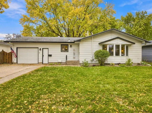 1911 18th St S, Moorhead, MN 56560