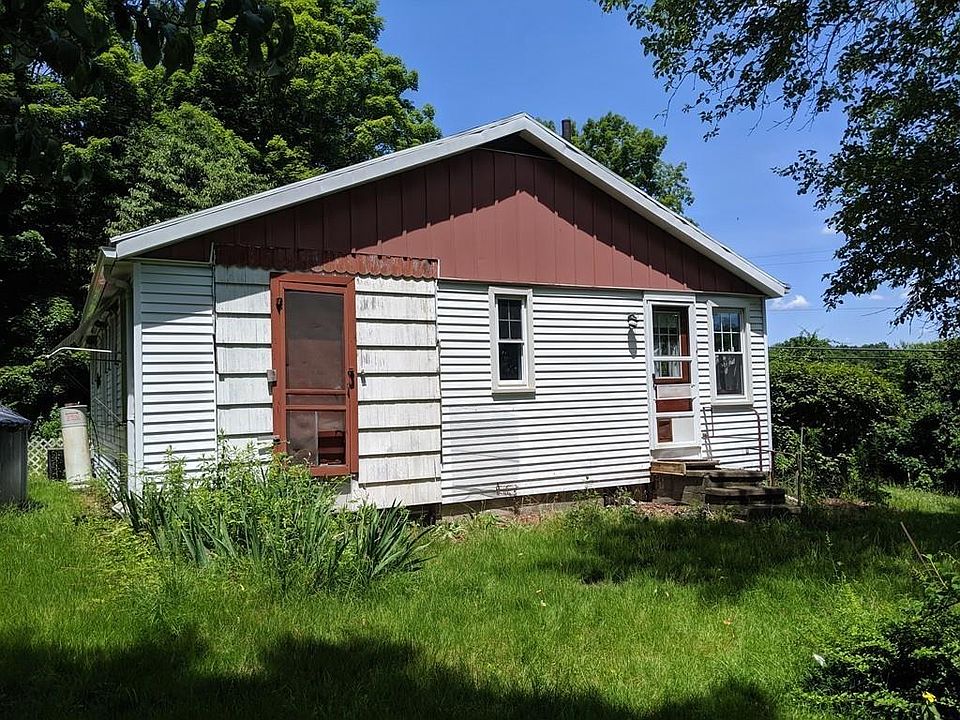 2nd image of 124 Kendall St