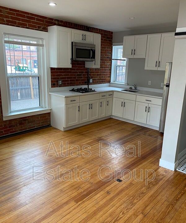 2nd image of 1729 N Pennsylvania St #101