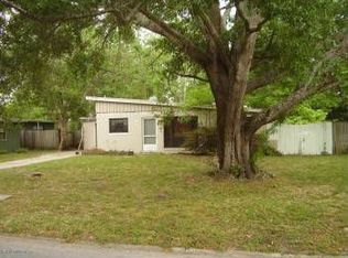 1667 Cezanne Dr W, Jacksonville, FL 32221