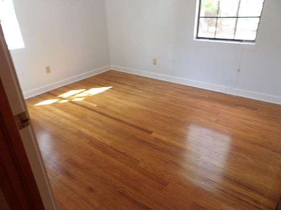 4th image of 7601 Lady St