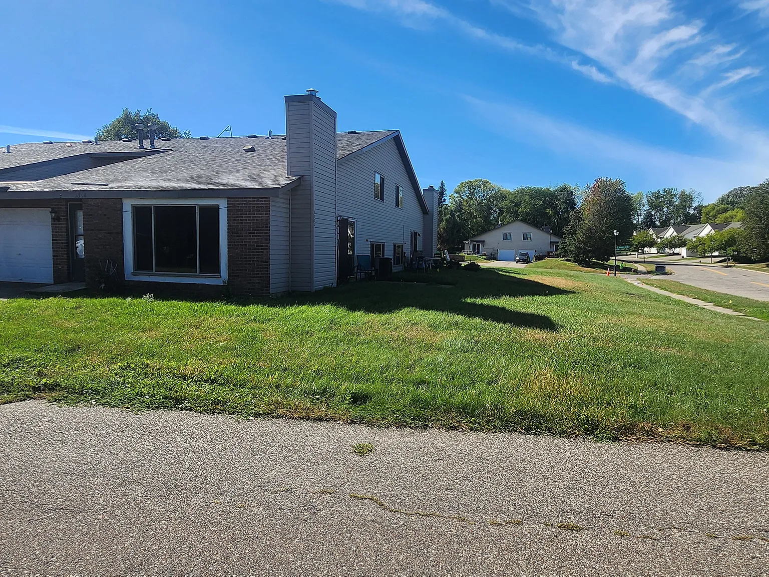 3 bed, 1450 sqft, $1,950 — Photo 3
