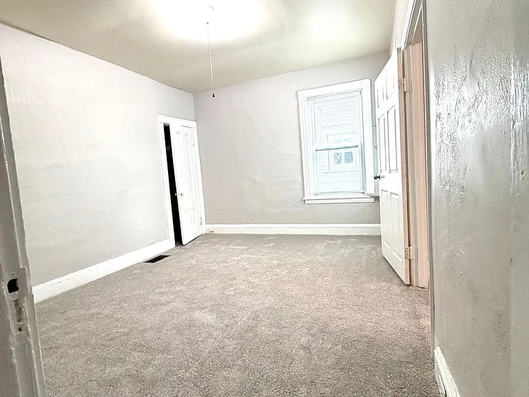 24 Blaine St — Photo 4