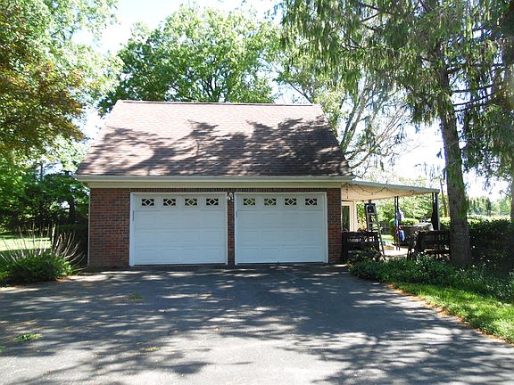3rd image of 290 Heritage Rd