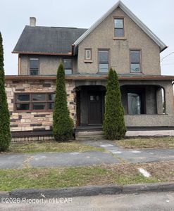 23 E 3rd St, Wyoming, PA, 18644