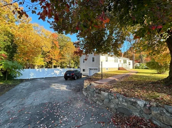 101 Elm St, North Reading, MA 01864