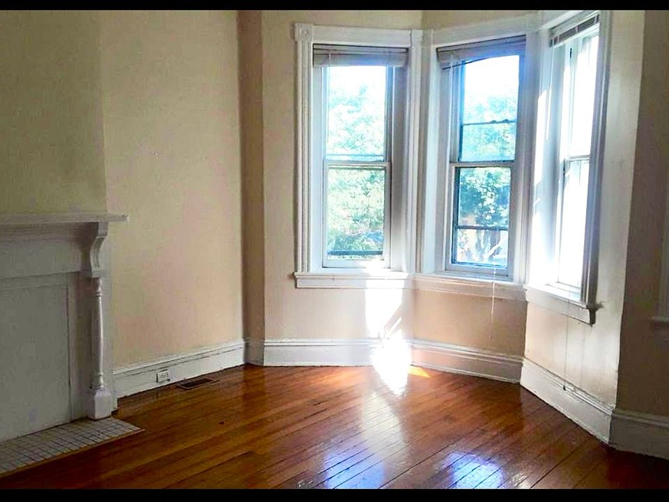 2nd image of 1117 Floyd Ave