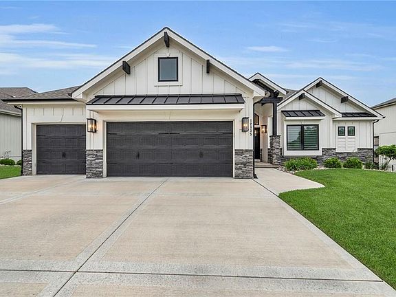 2nd image of 12835 N Arbor Way