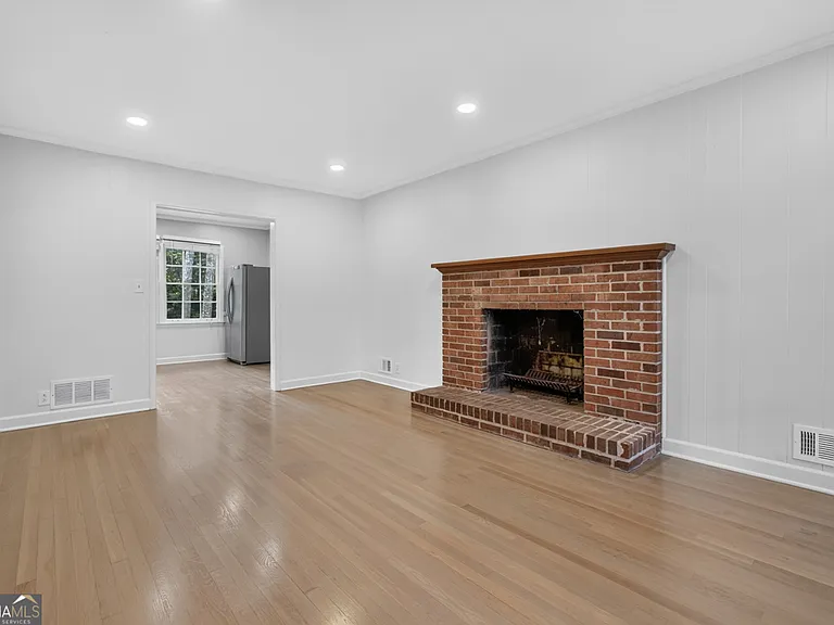 4854 Springfield Dr — Photo 6