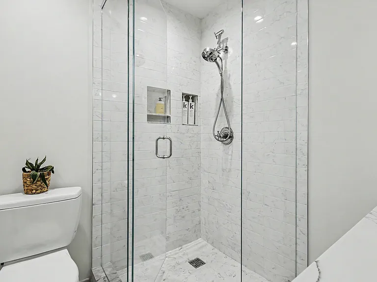 950 Johnson St — Photo 33