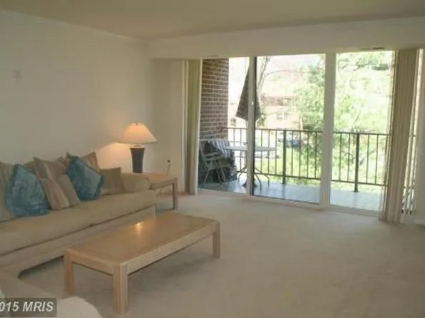 1443 Northgate Sq, Reston, VA 20190