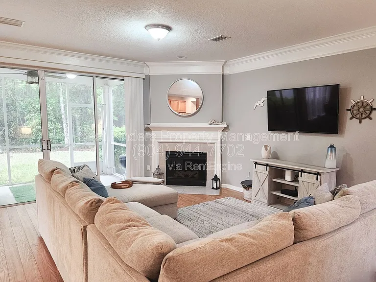 3857 Lionheart Dr — Photo 5