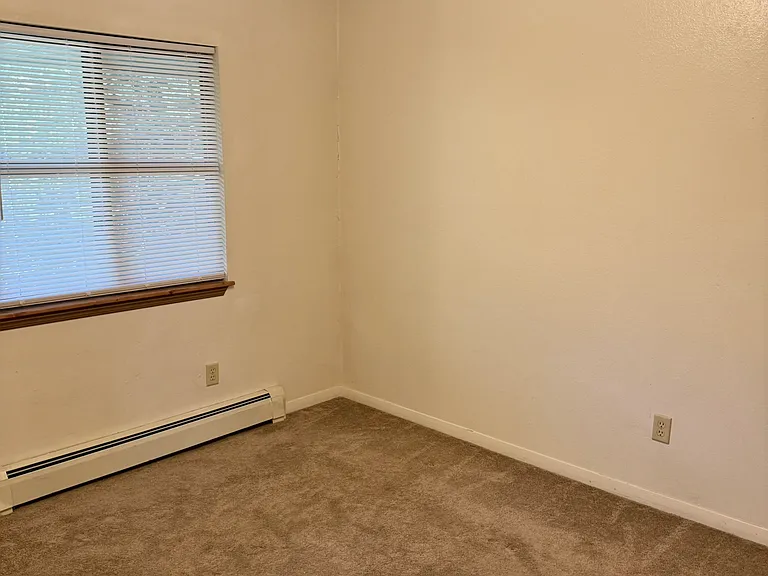 929 Iowa Ave #14 — Photo 10
