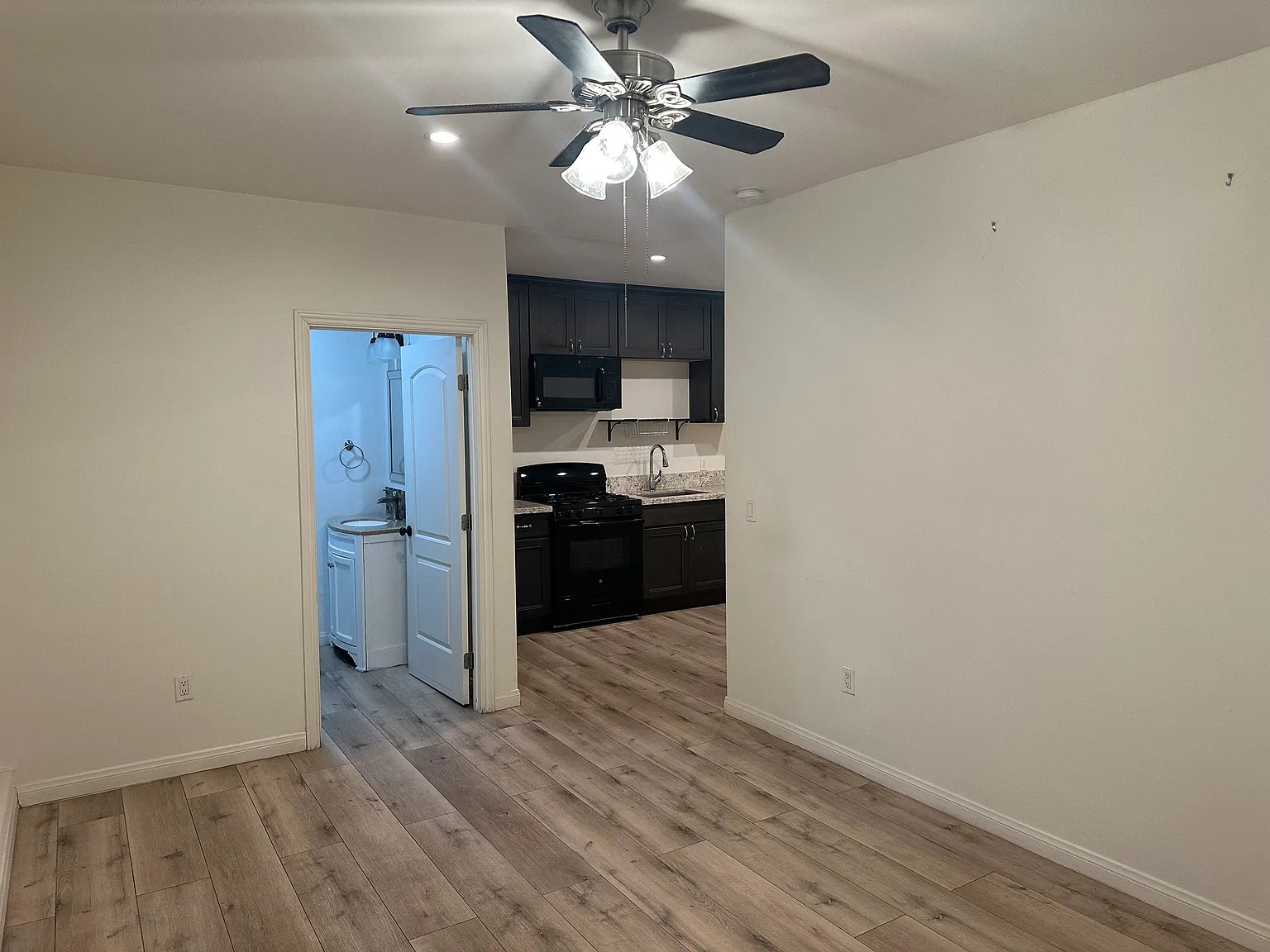 16442 Halsey St — Photo 3