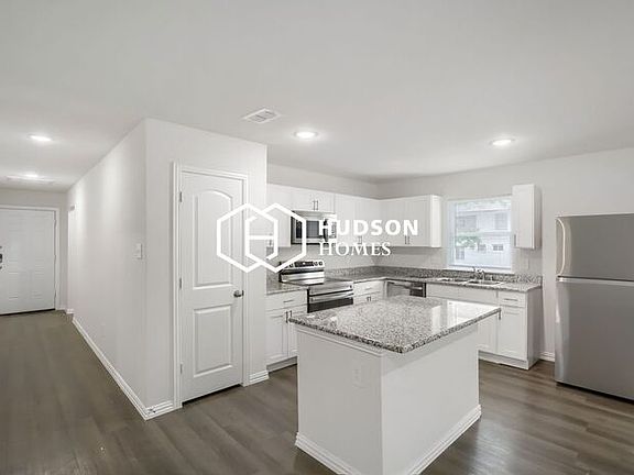 5th image of 257 Harbor Dr
