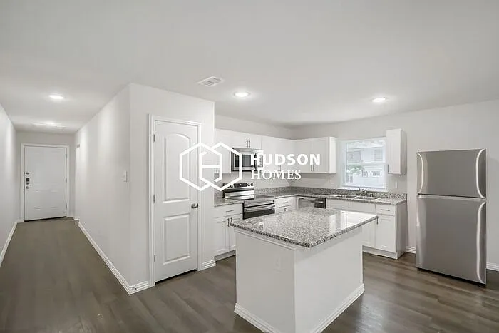 2022 Parrott Ave — Photo 5