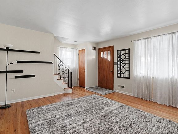 4th image of 1338 Tyndall St