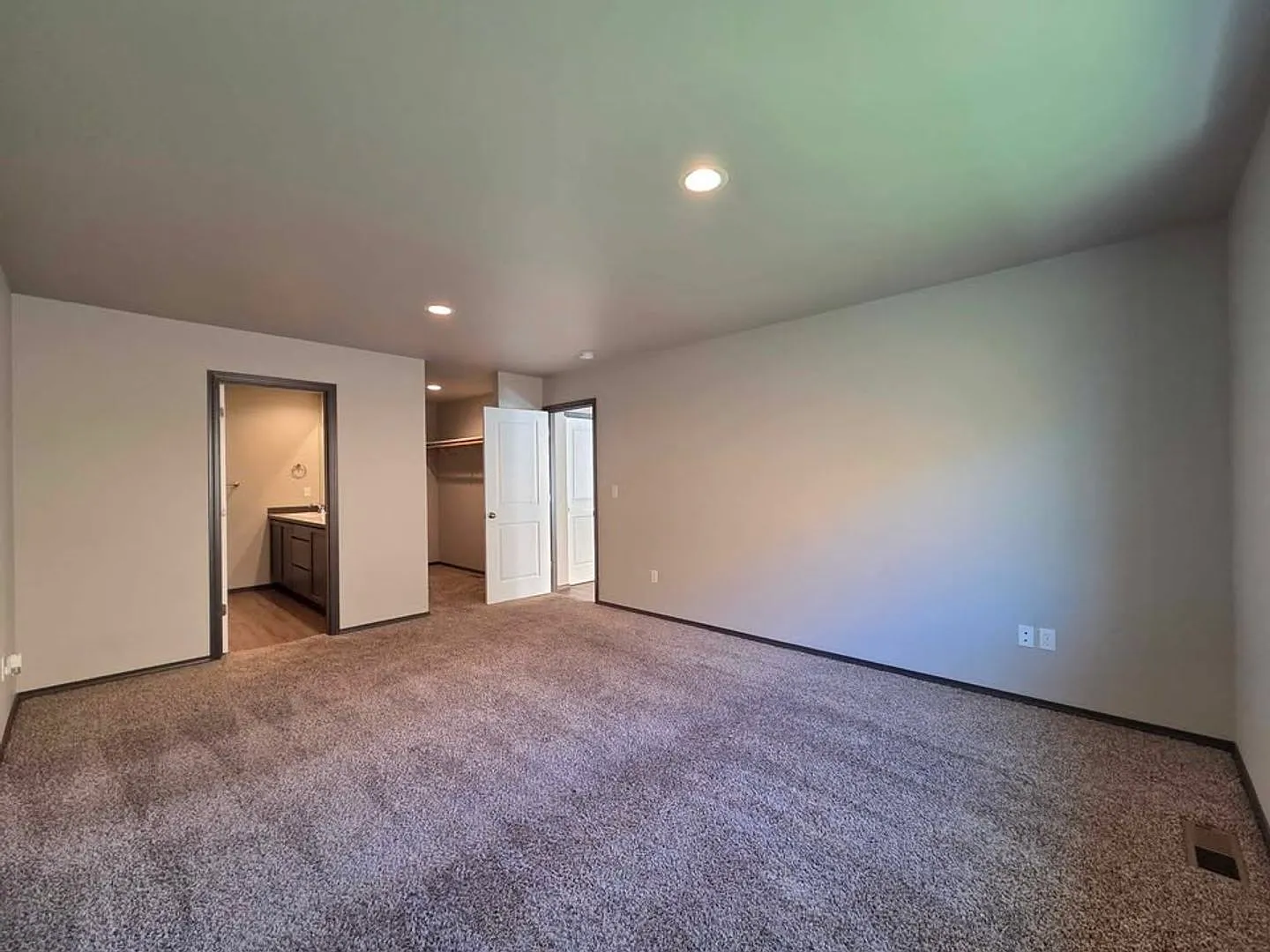 Gorgeous, 3 Bed, 2 Bath HOUSE in Coveted East Wenatchee! — Photo 3