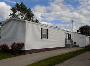 17118 Oliver Dr, Macomb, MI 48044